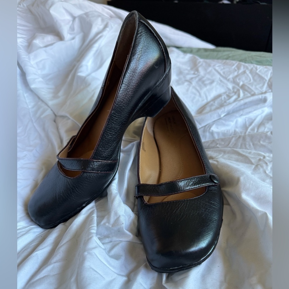 Great Northwest Clothing Company Laura Black Leather Buckle Shoes Size 7.5M